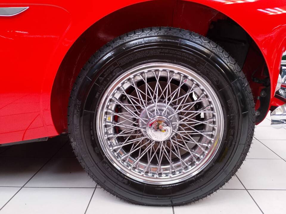 Image 32/36 of Austin-Healey 3000 Mk III (BJ8) (1964)