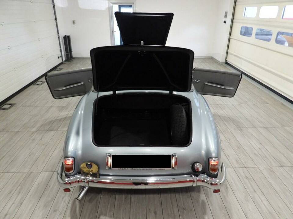 Image 13/15 of Mercedes-Benz 190 SL (1956)