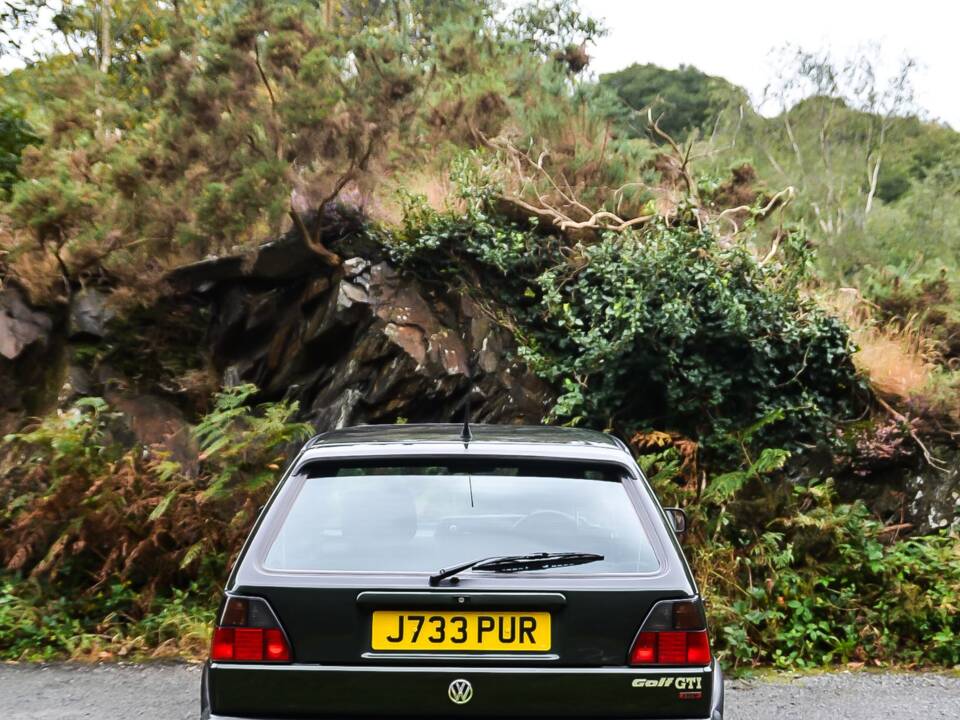 Image 25/37 de Volkswagen Golf III 2.0 16V GTI (1992)