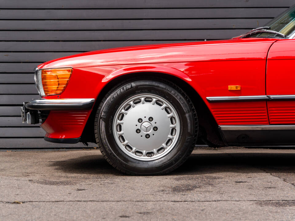 Image 10/59 of Mercedes-Benz 300 SL (1989)