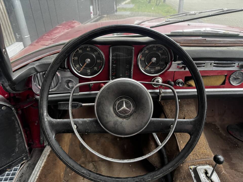 Image 6/8 of Mercedes-Benz 230 SL (1965)