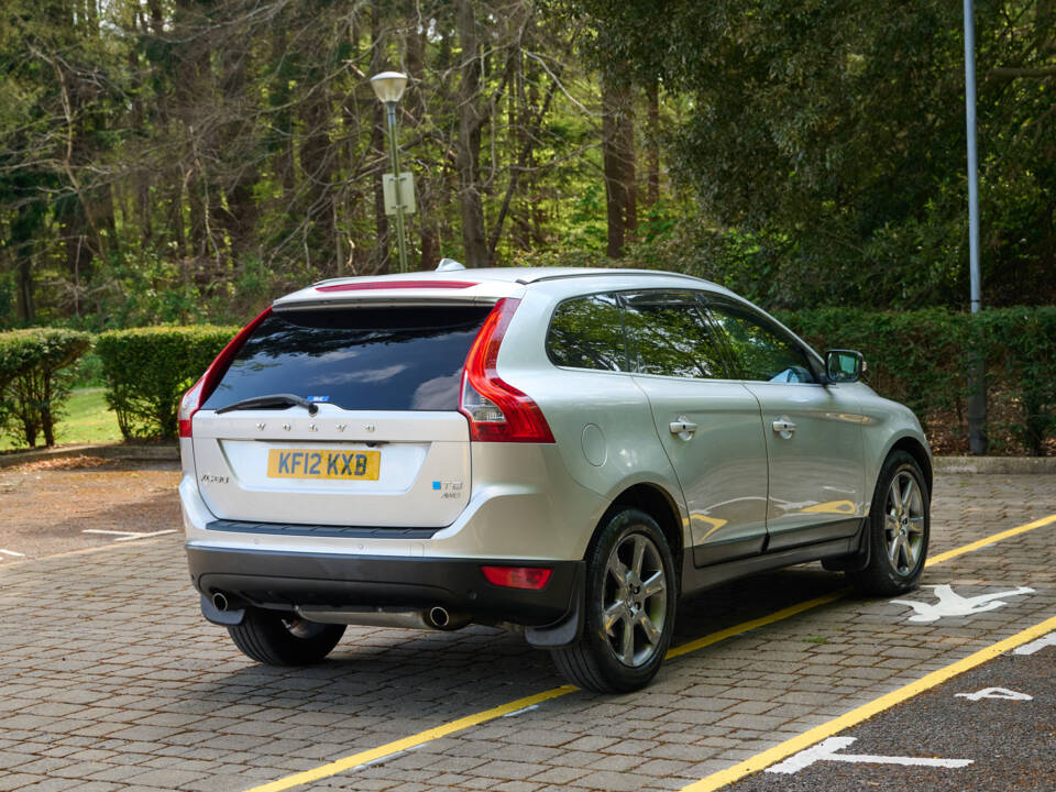 Image 33/50 de Volvo XC60 T5 (2012)
