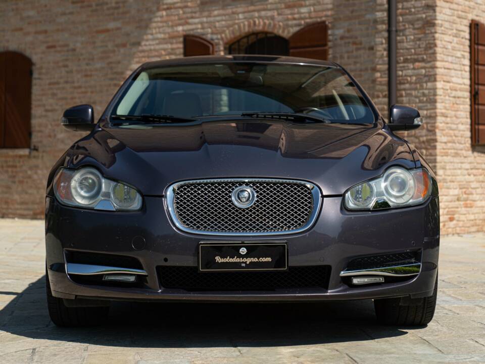 Immagine 3/50 di Jaguar XF 3.0 D-S (2008)