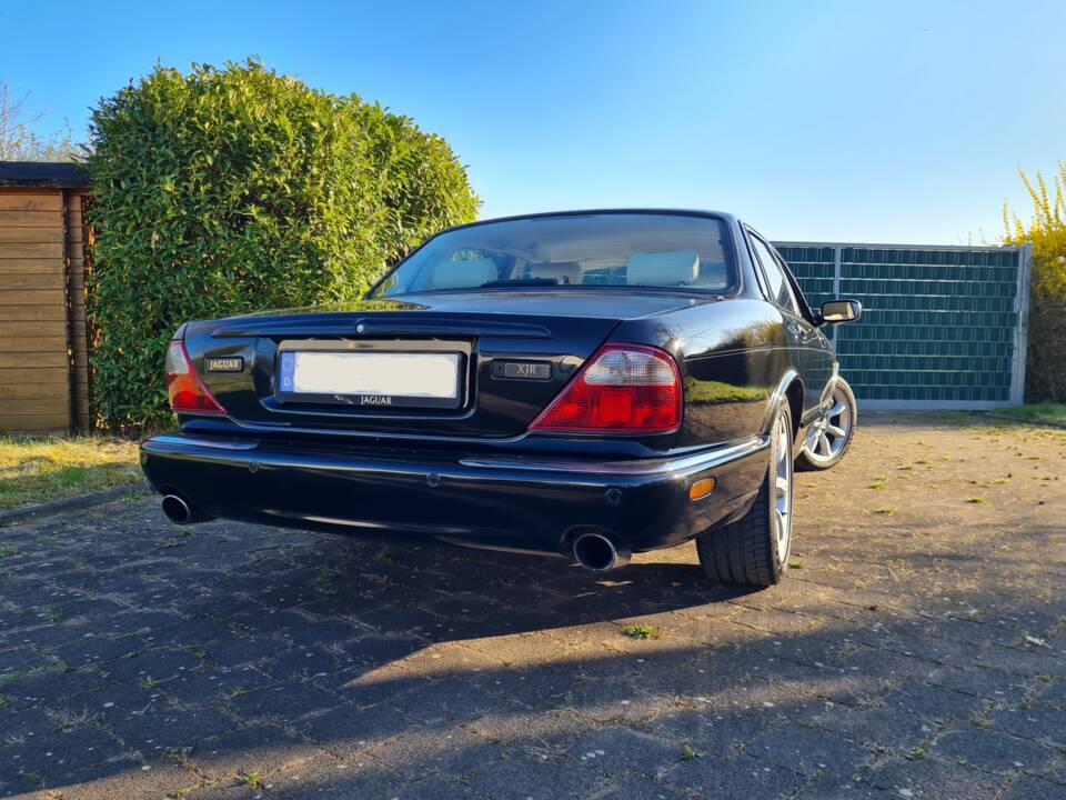Imagen 6/21 de Jaguar XJR 4.0 (2000)