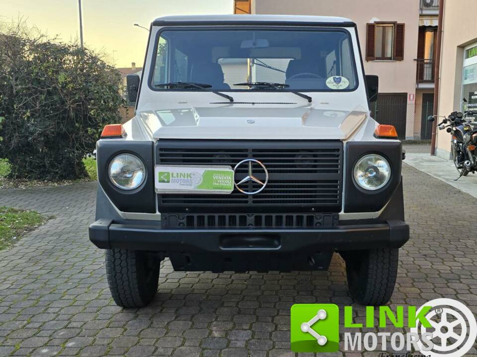 Imagen 2/10 de Mercedes-Benz 200 GE (SWB) (1989)