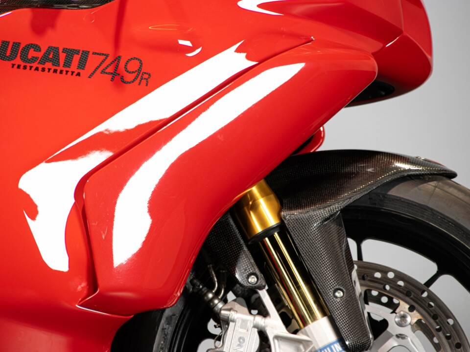 Image 37/50 of Ducati DUMMY (2004)