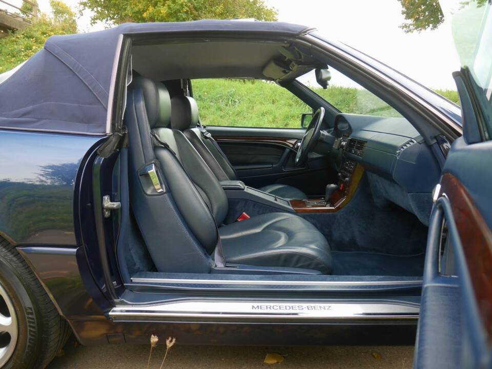 Image 27/35 de Mercedes-Benz SL 320 (1996)