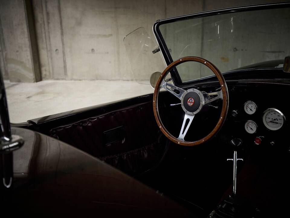 Image 64/73 of AC Cobra Replica (2005)