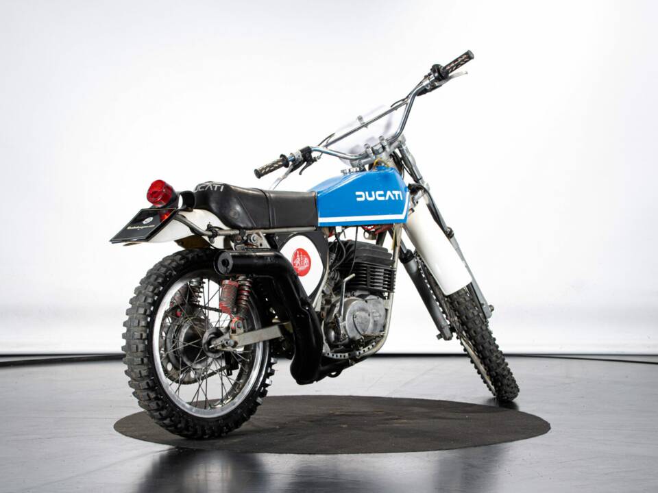 Image 4/50 of Ducati DUMMY (1976)