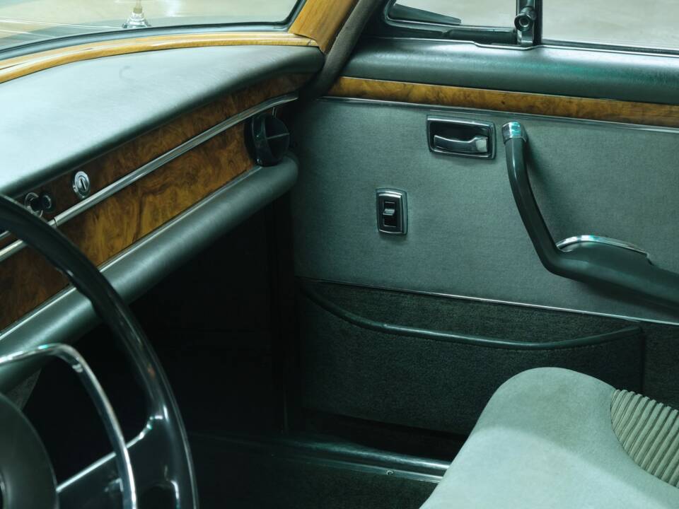 Bild 25/50 von Mercedes-Benz 300 SEL (1967)