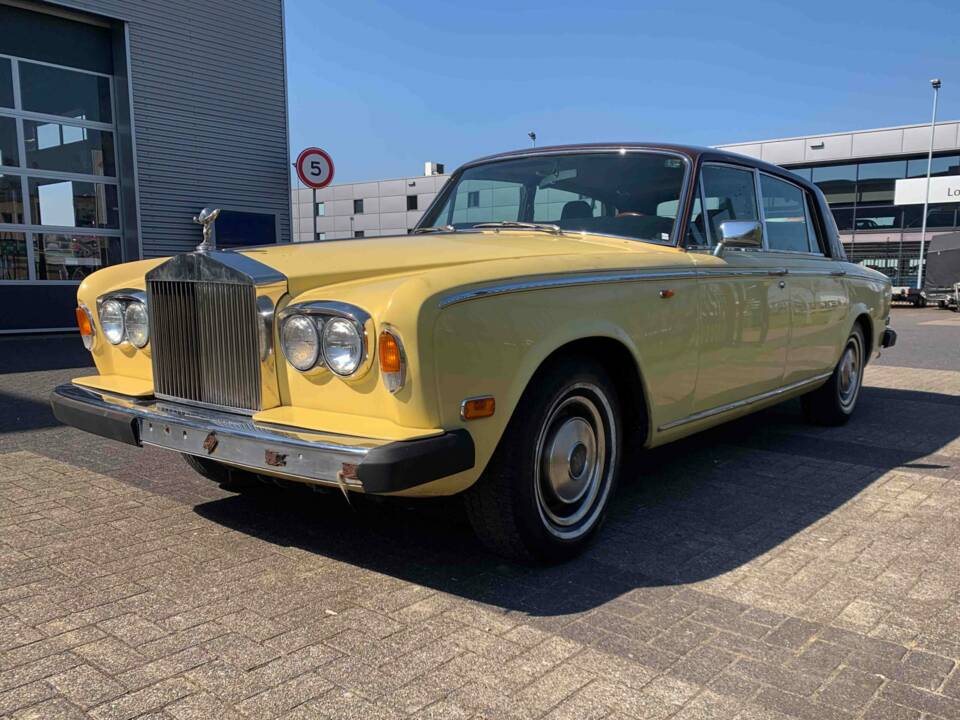 Image 3/8 of Rolls-Royce Silver Wraith II (1977)