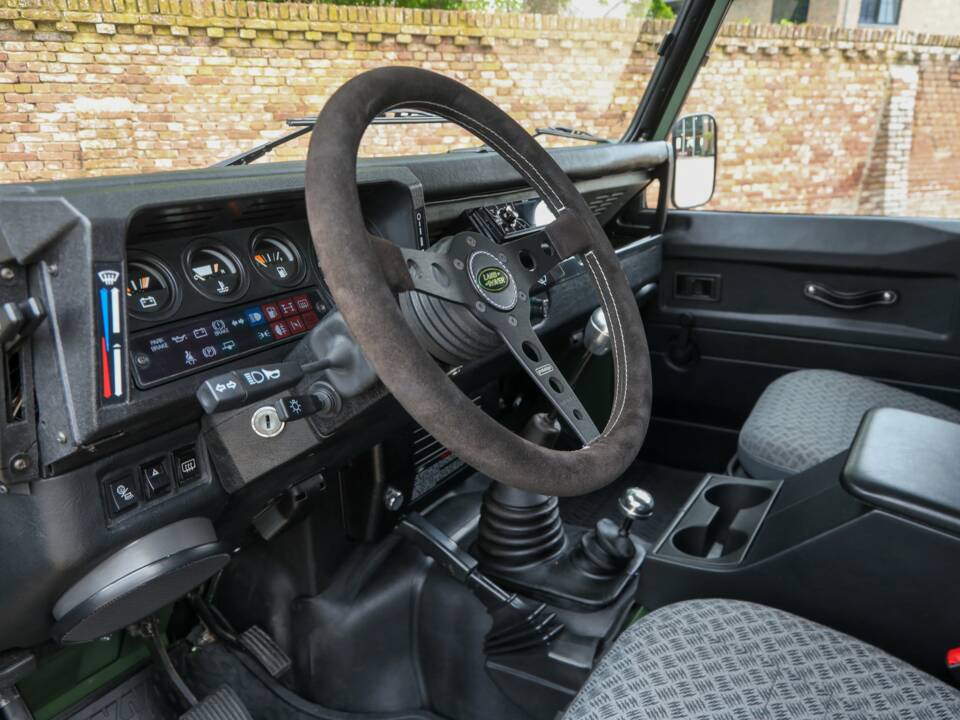 Immagine 38/50 di Land Rover 90 (1990)