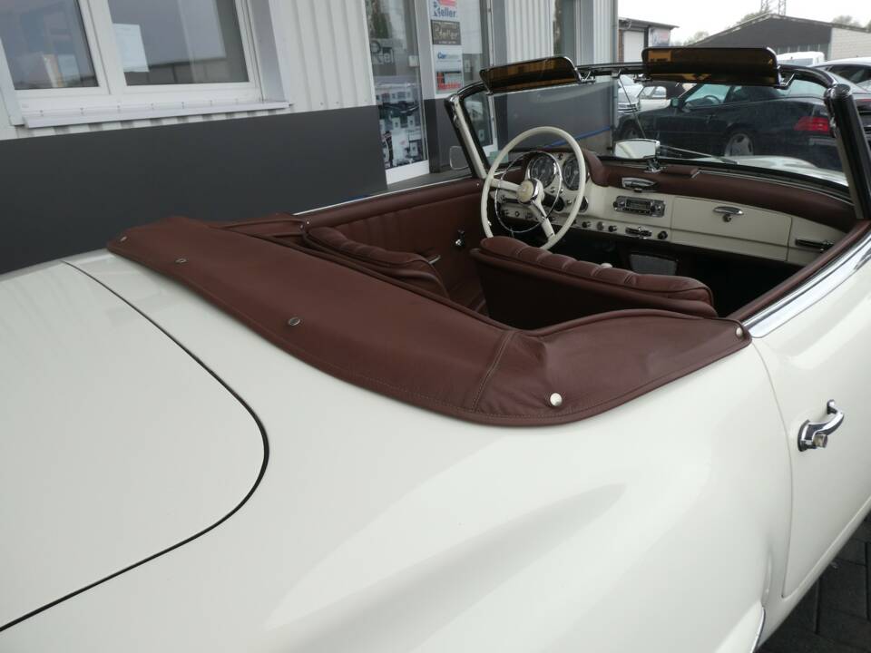 Afbeelding 17/29 van Mercedes-Benz 190 SL (1956)
