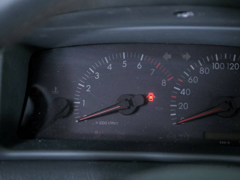 Bild 19/30 von Toyota Corolla 1.6 VVT-i (2005)