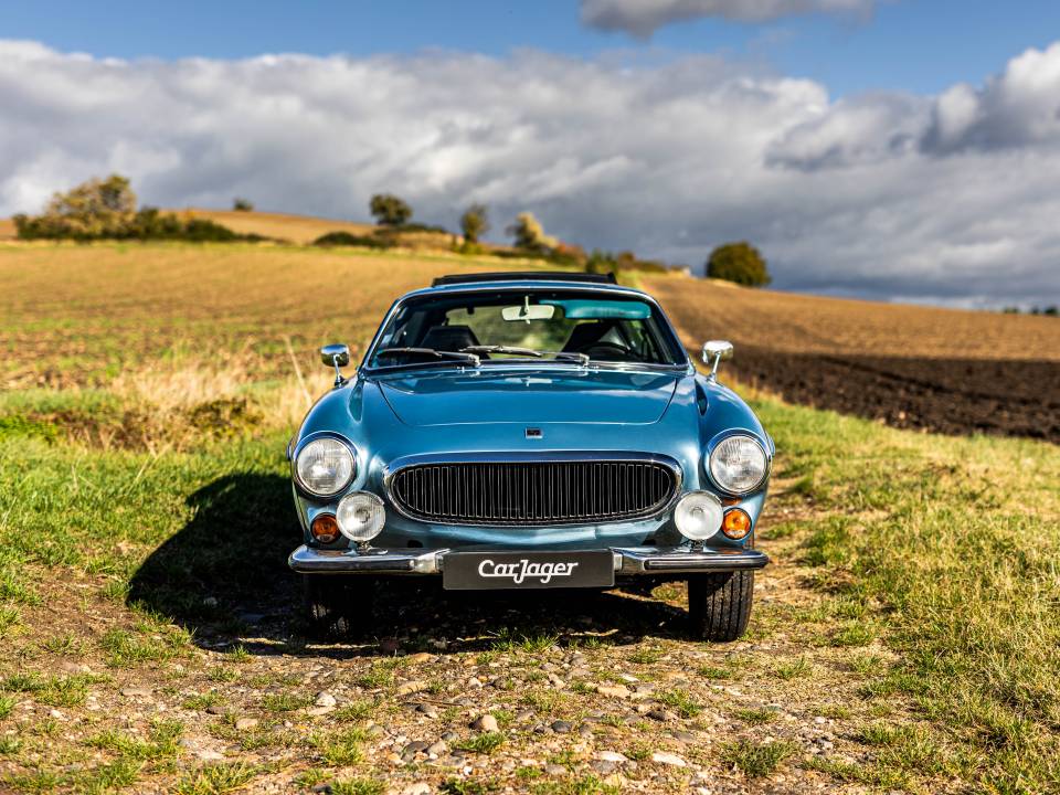 Image 18/50 of Volvo 1800 ES (1972)