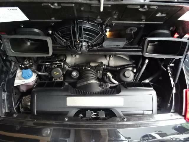 Image 17/26 of Porsche 911 Carrera 4 GTS (2011)
