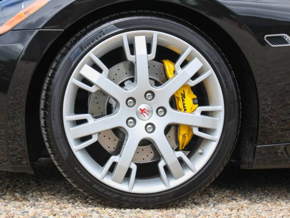 Image 33/50 of Maserati GranTurismo S (2008)