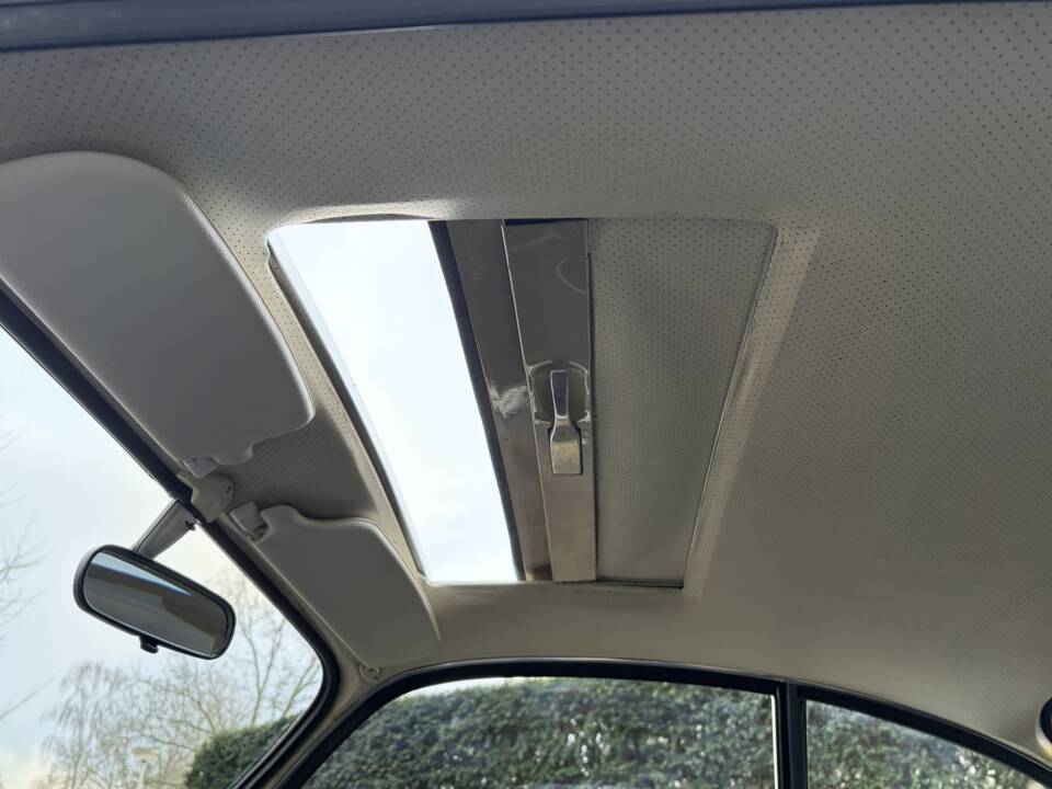 Afbeelding 4/28 van Volkswagen Karmann Ghia 1600 (1971)