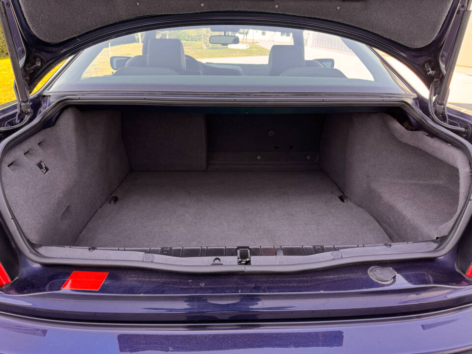 Image 46/69 of BMW 850i (1993)