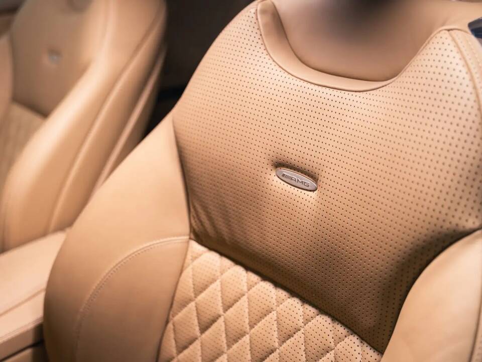 Image 22/40 of Mercedes-Benz CL 65 AMG (2008)