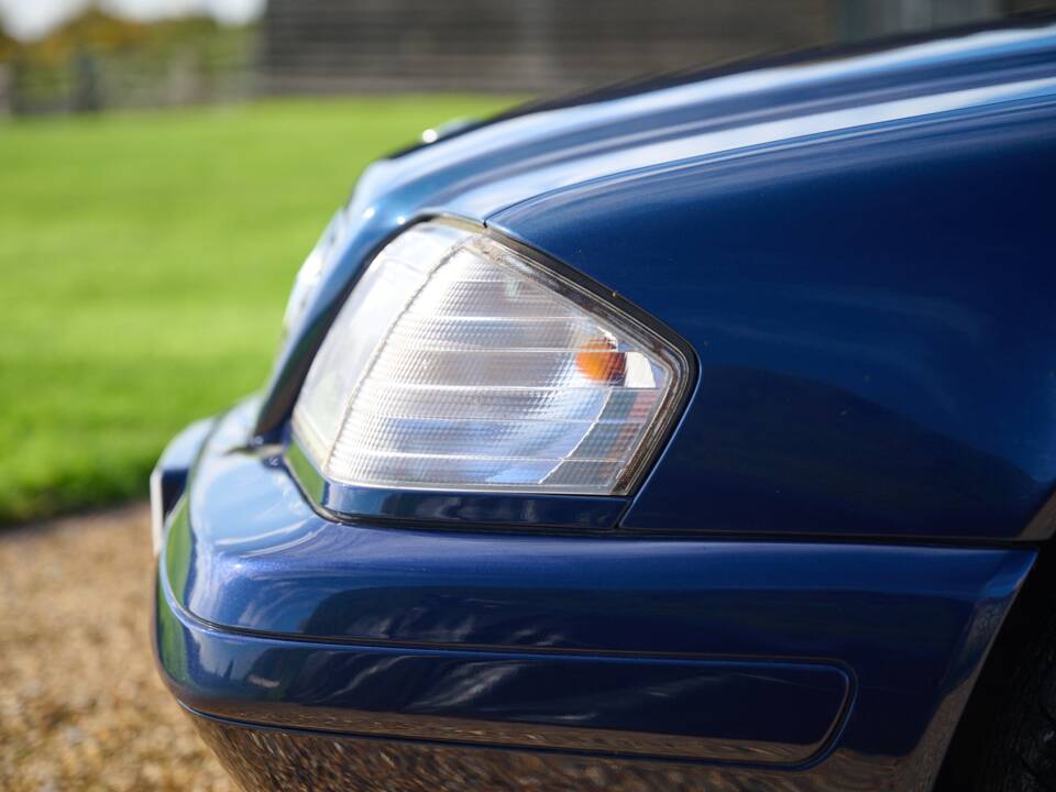 Image 46/50 of Mercedes-Benz SL 280 (1996)