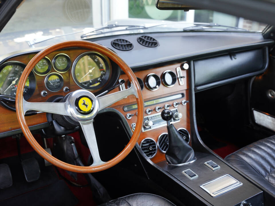 Imagen 41/50 de Ferrari 365 GT 2+2 (1970)