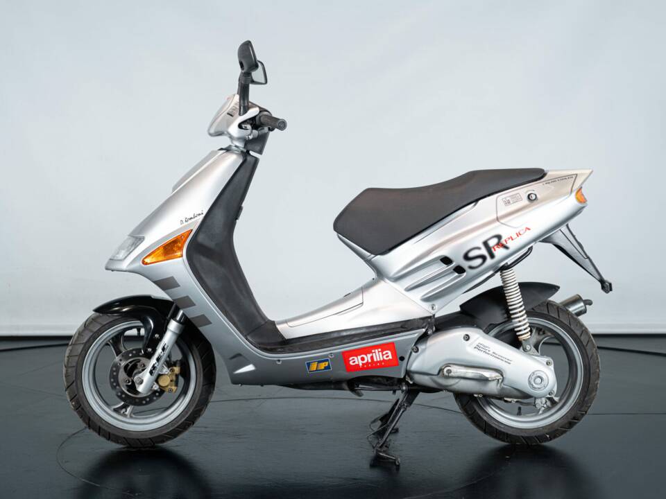Image 1/29 of Aprilia SR 50 (1994)