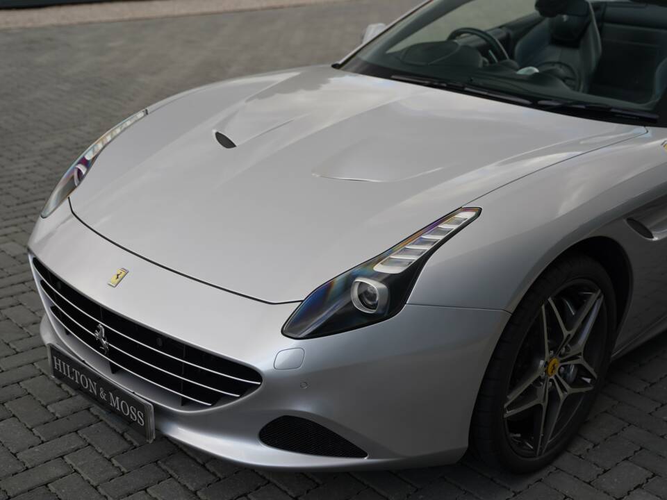 Bild 26/50 von Ferrari California T (2015)