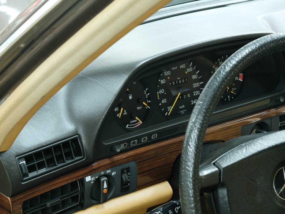 Bild 43/50 von Mercedes-Benz 280 SEL (1983)