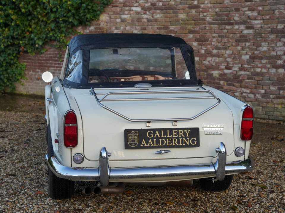 Image 29/50 of Triumph TR 250 (1968)