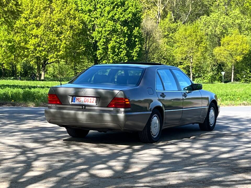Image 13/44 of Mercedes-Benz 400 SEL (1992)