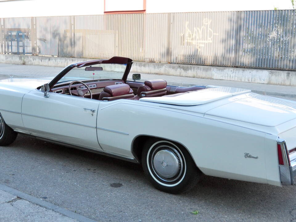 Image 11/75 of Cadillac Fleetwood Eldorado Convertible (1975)