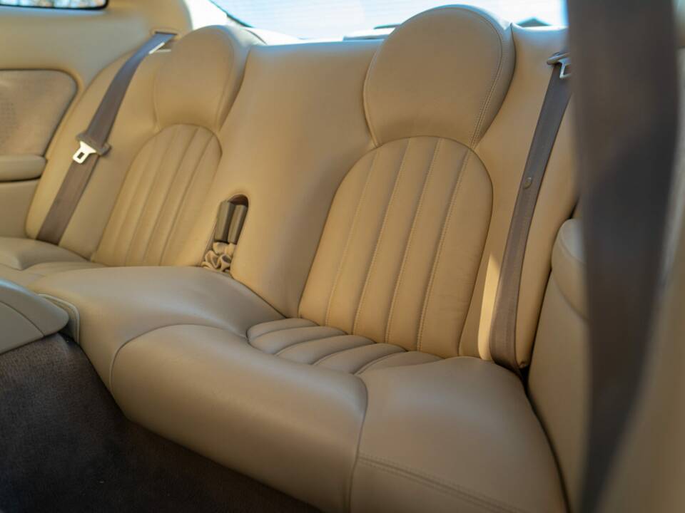 Image 21/50 of Jaguar XK8 4.0 (1998)