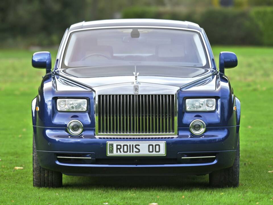 Image 4/50 of Rolls-Royce Phantom VII (2009)