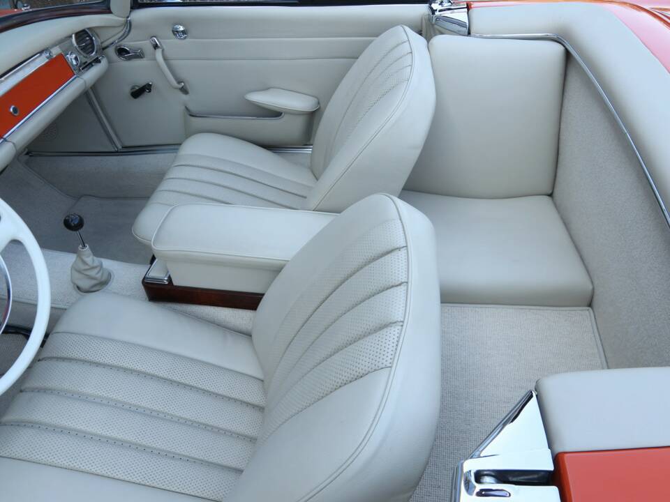 Image 31/50 of Mercedes-Benz 230 SL (1964)