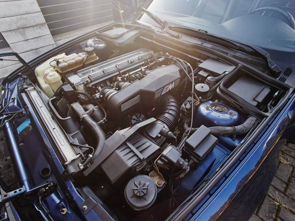 Bild 15/18 von BMW M5 (1992)