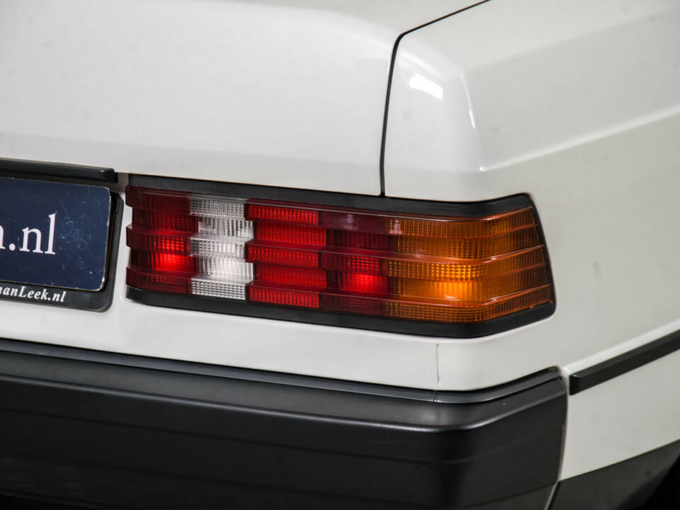 Image 30/50 de Mercedes-Benz 190 D (1985)