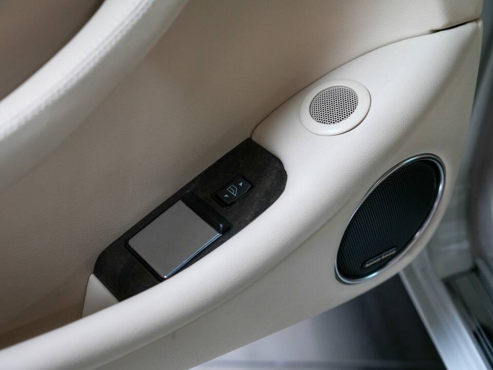 Image 45/50 of Jaguar XJR 4.0 (1995)