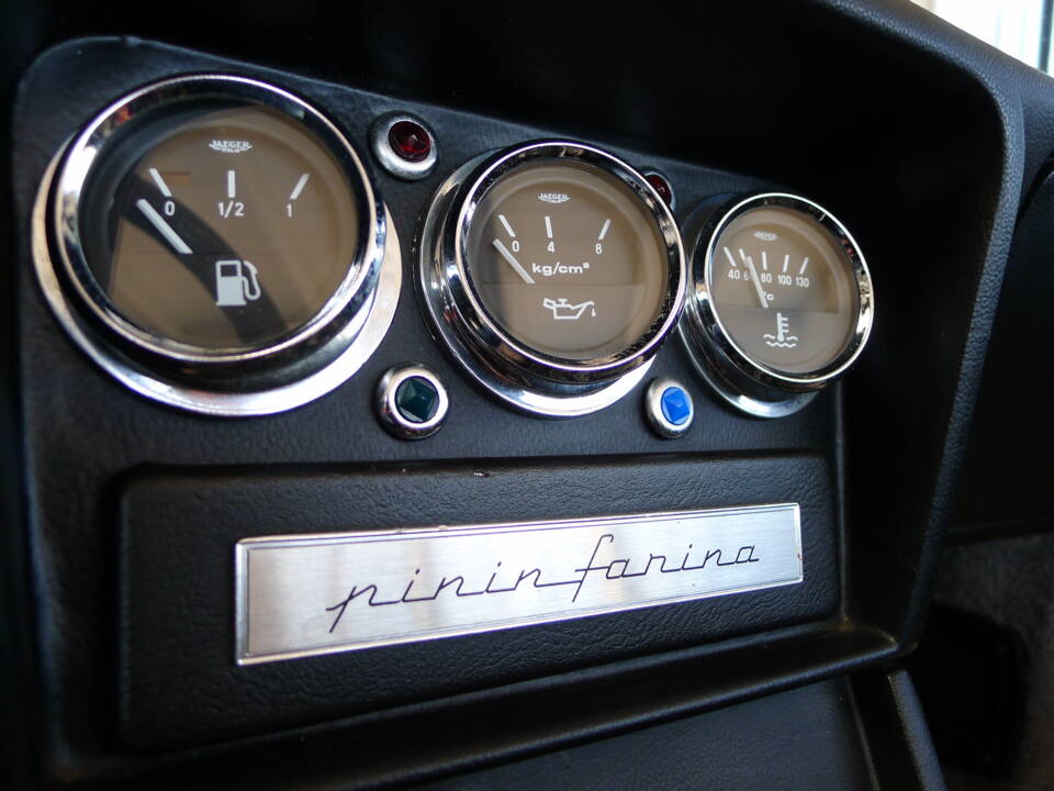 Image 6/36 of Alfa Romeo 2000 Spider Veloce (1982)