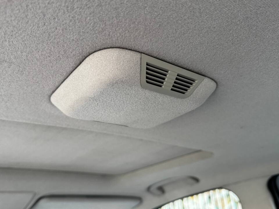 Image 61/100 of BMW 540i Touring (1998)