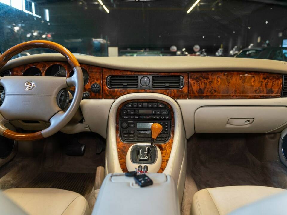 Bild 30/50 von Daimler Super V8 (1997)