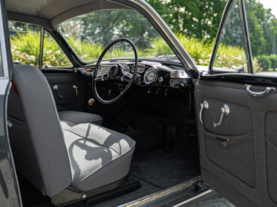 Image 28/50 of Lancia Augusta Ghia (1935)