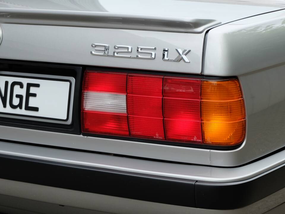Bild 35/56 von BMW 325ix (1987)