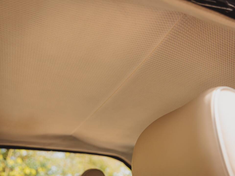 Imagen 9/41 de Mercedes-Benz E 220 (1995)