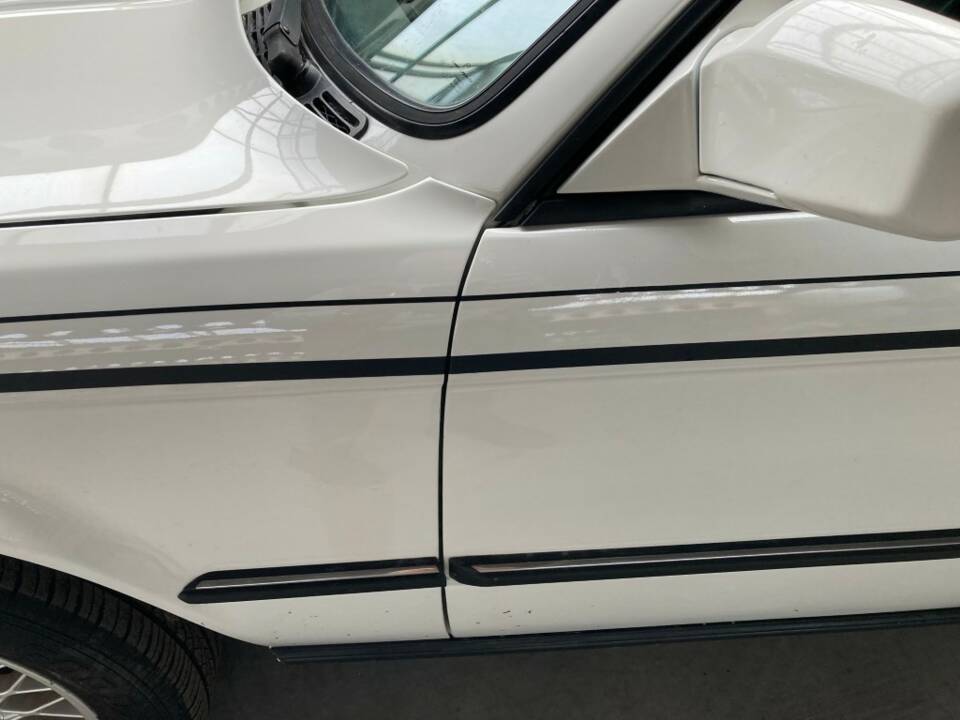 Image 9/34 de BMW 325i (1987)