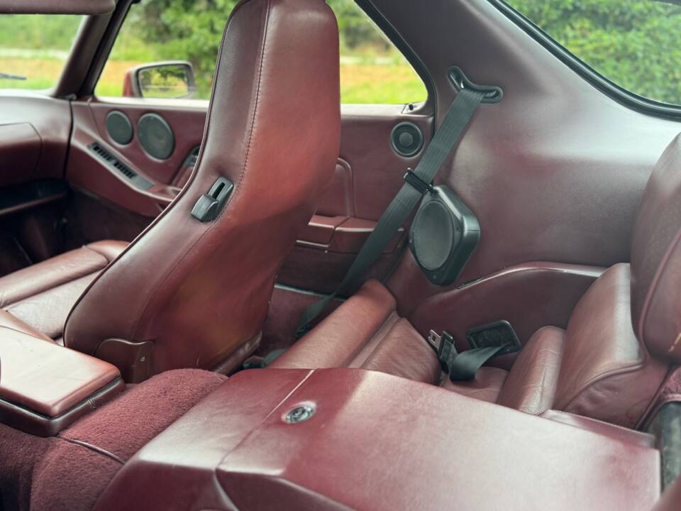 Image 24/32 of Porsche 928 S (1988)