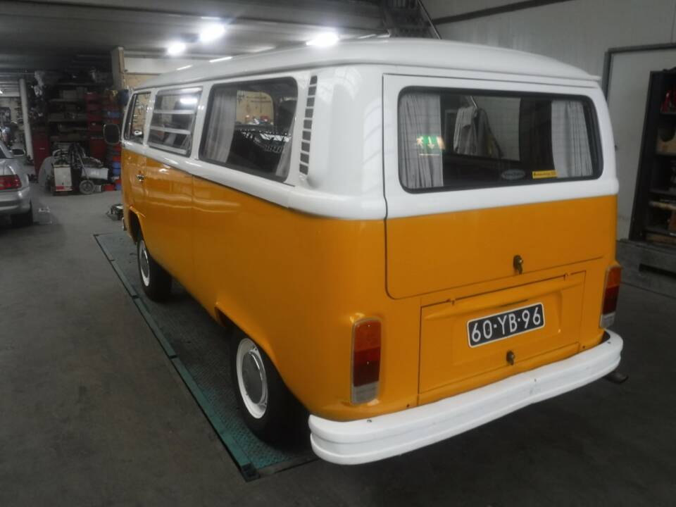 Bild 45/45 von Volkswagen T2 a&#x2F;b (1977)