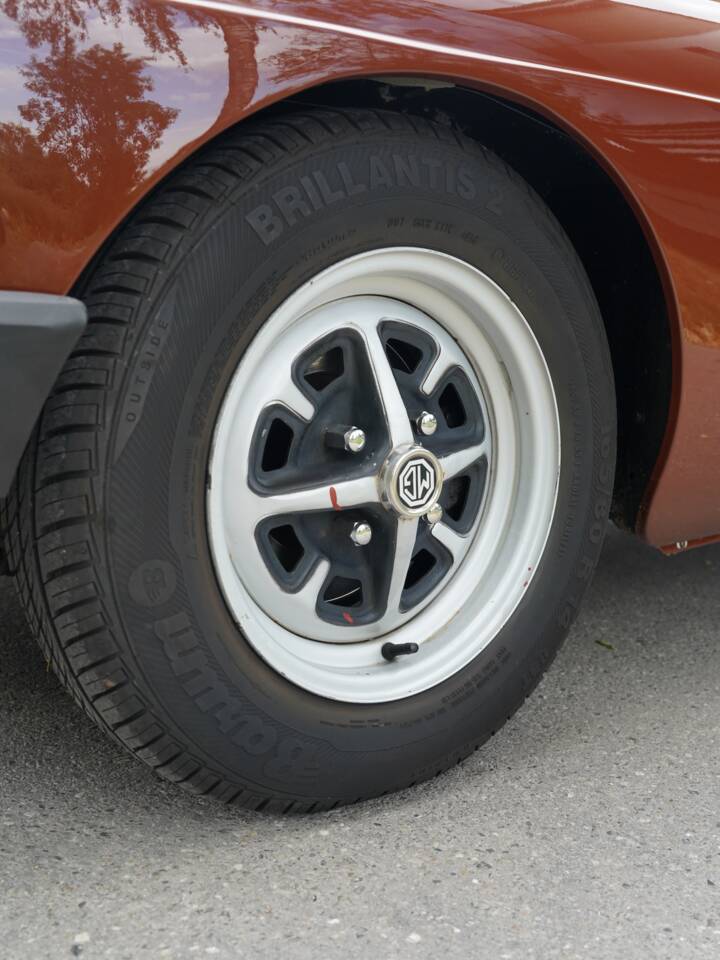 Image 40/100 of MG MGB (1978)