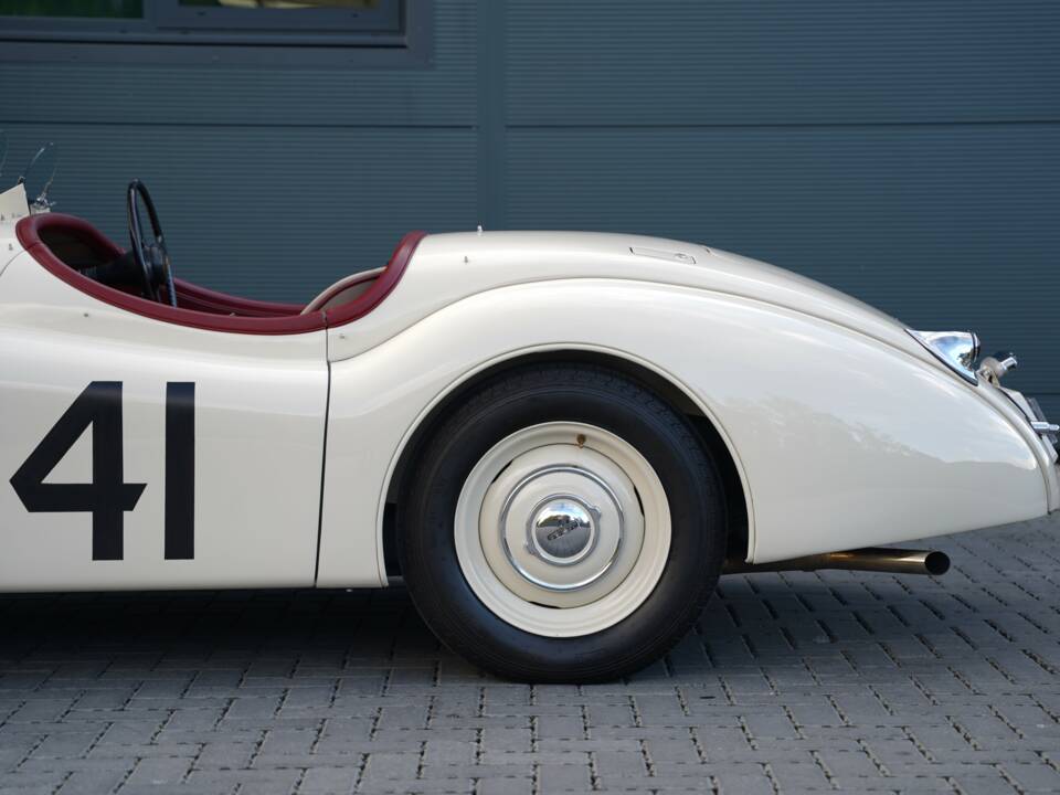 Image 10/50 of Jaguar XK 120 OTS (1950)