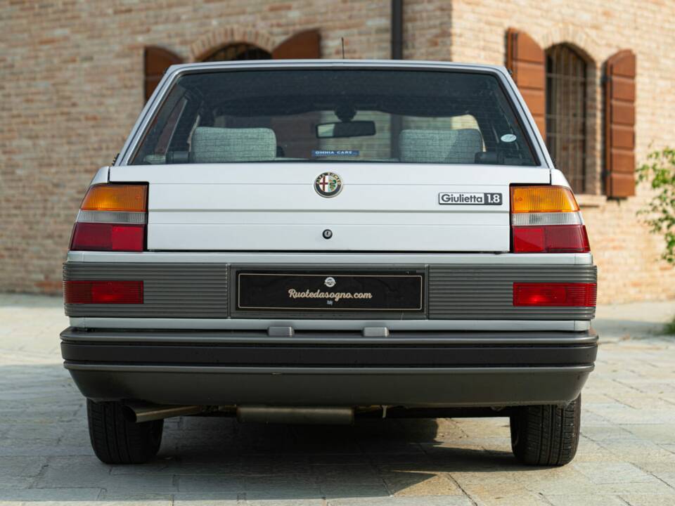 Imagen 8/50 de Alfa Romeo Giulietta 1.8 (1985)